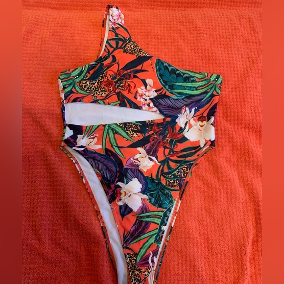 Missguided
Women's Swimsuit With Cut Out Detail, size 10 - Picture 1 of 4